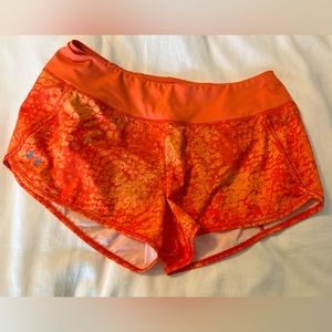 Under Armor shorts - Medium - excellent condition
